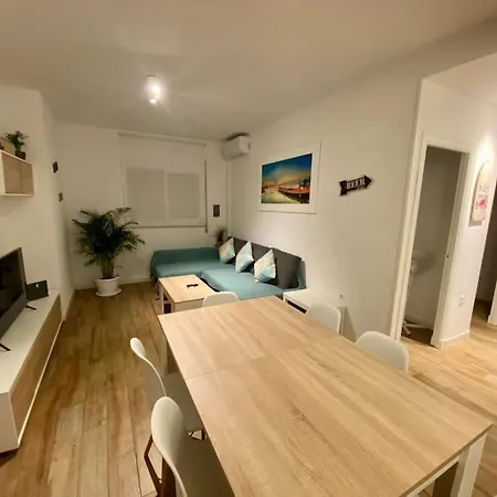 Apartment Apartamento*carolapo*con Patio Interior Y Garage *